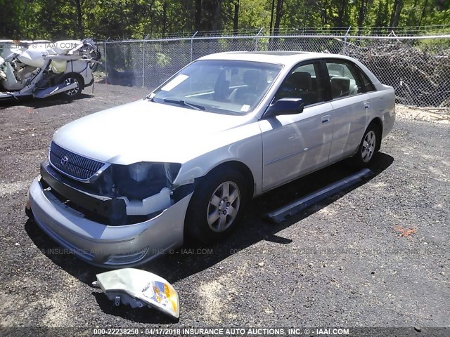 4T1BF28B12U199995 - 2002 TOYOTA AVALON XL/XLS SILVER photo 2