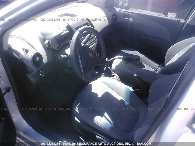1G1JB5SH9C4188618 - 2012 CHEVROLET SONIC LS 银色 照片 5
