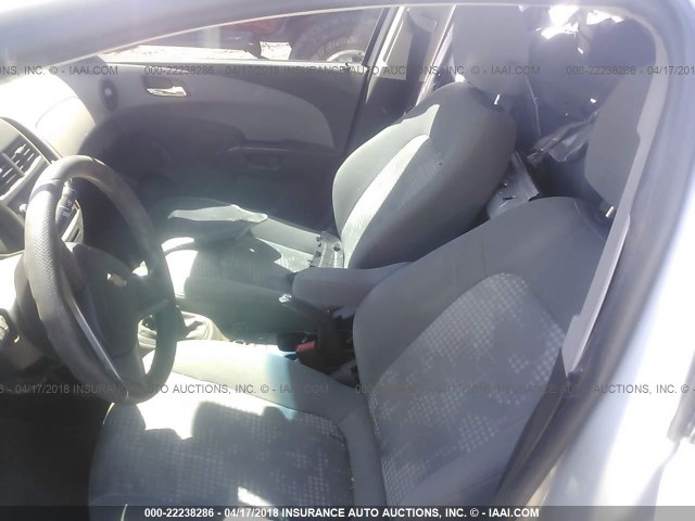 1G1JB5SH9C4188618 - 2012 CHEVROLET SONIC LS 银色 照片 8