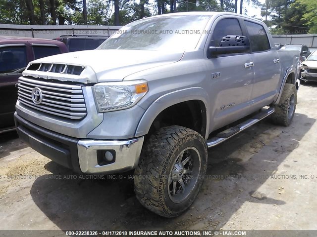 5TFHW5F16EX387456 - 2014 TOYOTA TUNDRA CREWMAX LIMITED SILVER photo 2