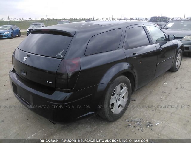 2D4FV48V25H511069 - 2005 DODGE MAGNUM SXT BLACK photo 4