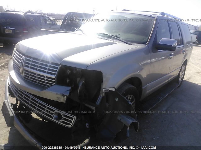 5LMFU28588LJ05690 - 2008 LINCOLN NAVIGATOR GRAY photo 2