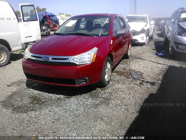 1FAHP3FN1AW122311 - 2010 FORD FOCUS SE RED photo 2