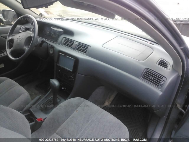 4T1BG22K7YU640012 - 2000 TOYOTA CAMRY CE/LE/XLE 蓝色 照片 5