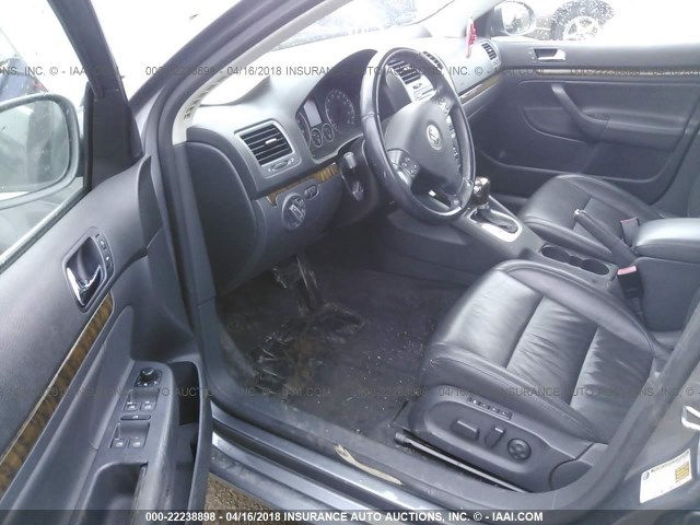 3VWDF71K55M604234 - 2005 VOLKSWAGEN NEW JETTA 2.5L OPTION PACKAGE 2 GRAY photo 5