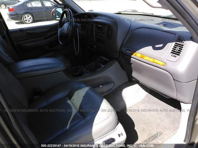 5LMFU28R91LJ31787 - 2001 LINCOLN NAVIGATOR Champagne photo 5