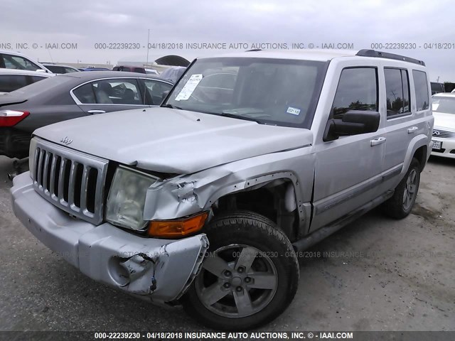 1J8HG48K18C131985 - 2008 JEEP COMMANDER SPORT SILVER photo 2