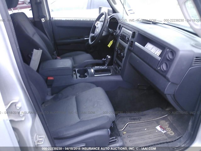 1J8HG48K18C131985 - 2008 JEEP COMMANDER SPORT ვერცხლისფერი ფოტო 5