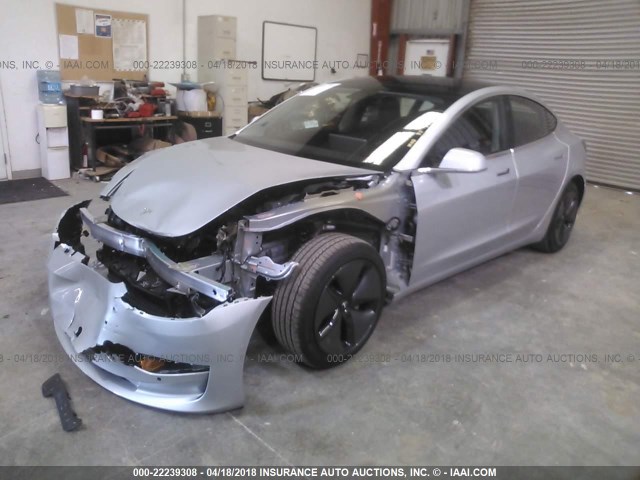 5YJ3E1EA9JF008719 - 2018 TESLA MODEL 3 ვერცხლისფერი ფოტო 2