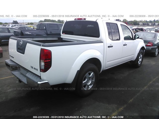 1N6AD07W87C466347 - 2007 NISSAN FRONTIER CREW CAB LE/SE/OFF ROAD WHITE photo 4