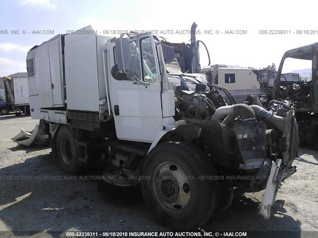 1FVABTBV53HK38123 - 2003 FREIGHTLINER FL70  WHITE photo 1