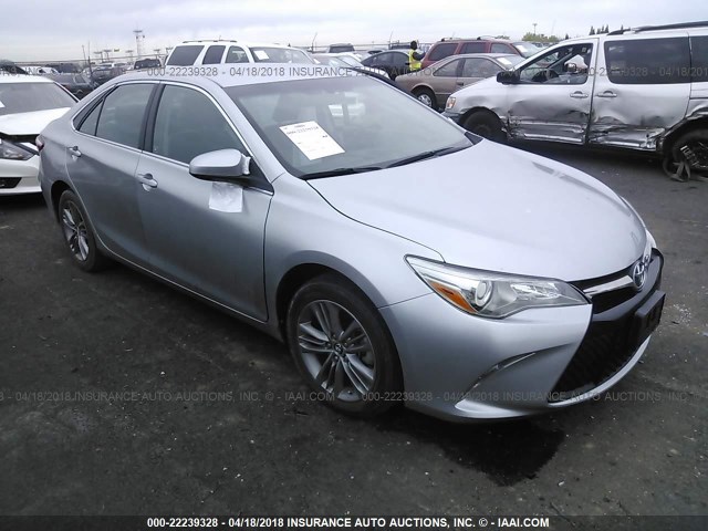 4T1BF1FK5FU485710 - 2015 TOYOTA CAMRY LE/XLE/SE/XSE SILVER photo 1