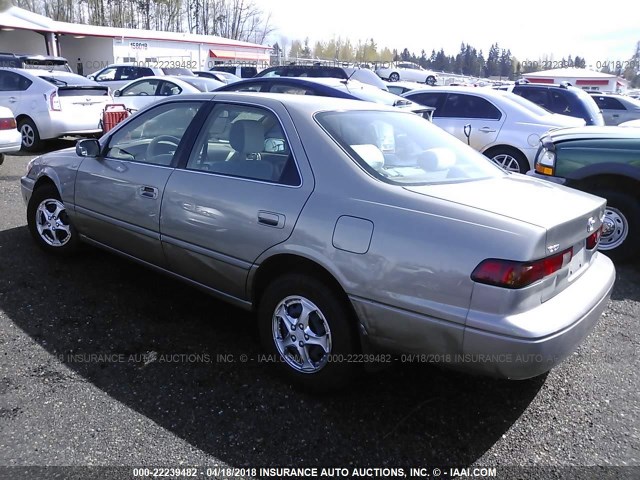 JT2BG22K0V0068944 - 1997 TOYOTA CAMRY LE/XLE GOLD photo 3