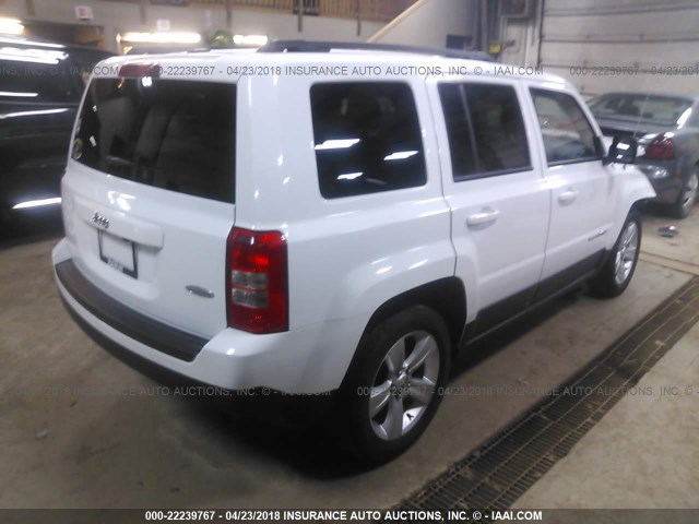 1C4NJPFB4GD537574 - 2016 JEEP PATRIOT LATITUDE WHITE photo 4