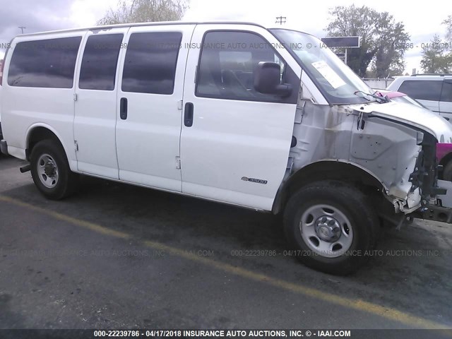 1GAHG35U551253756 - 2005 CHEVROLET EXPRESS G3500  WHITE photo 1