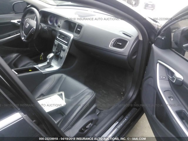 YV1902FH7D2197446 - 2013 VOLVO S60 T6 Czarny zdjęcie 5