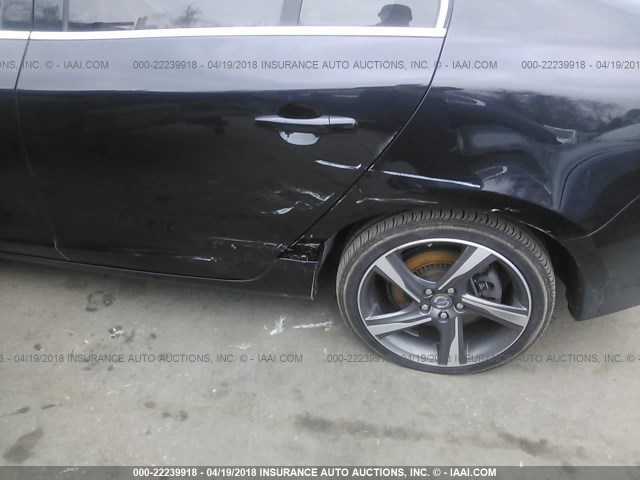 YV1902FH7D2197446 - 2013 VOLVO S60 T6 Czarny zdjęcie 6