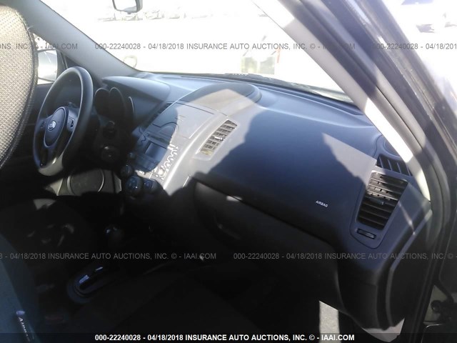 KNDJT2A26A7037196 - 2010 KIA SOUL +/!/SPORT 黑色 照片 5