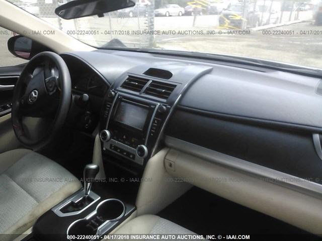 4T4BF1FK3CR257092 - 2012 TOYOTA CAMRY SE/LE/XLE BLACK photo 5