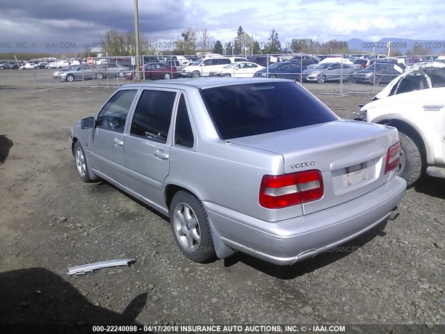 YV1LT56D9X2579090 - 1999 VOLVO S70 SILVER photo 3