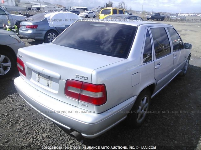 YV1LT56D9X2579090 - 1999 VOLVO S70 SILVER photo 4