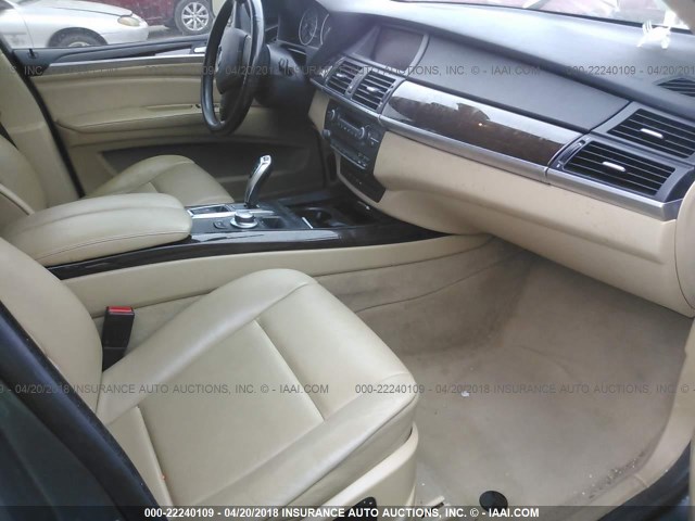 5UXFF03599LJ97180 - 2009 BMW X5 XDRIVE35D Szary zdjęcie 5