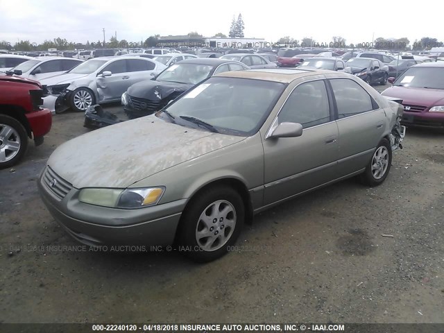 JT2BF22K5X0175932 - 1999 TOYOTA CAMRY LE/XLE GOLD photo 2