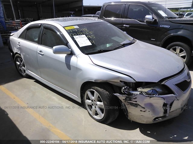 4T1BK46KX9U081495 - 2009 TOYOTA CAMRY SE/LE/XLE SILVER photo 1