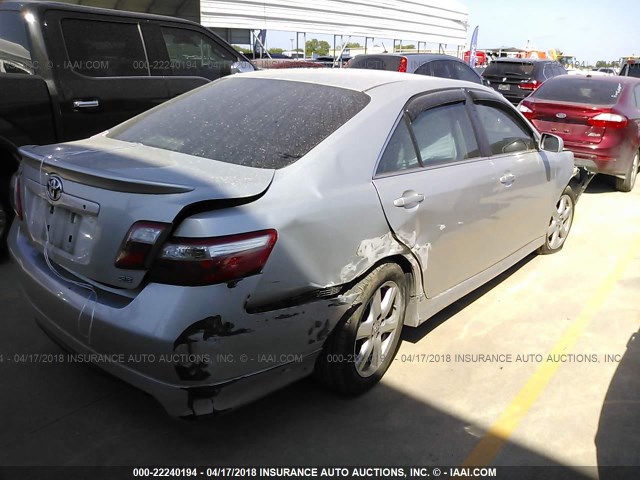 4T1BK46KX9U081495 - 2009 TOYOTA CAMRY SE/LE/XLE SILVER photo 4