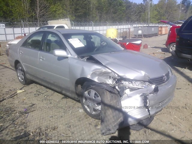 4T1BE32K45U942851 - 2005 TOYOTA CAMRY LE/XLE/SE Gümüş foto 1