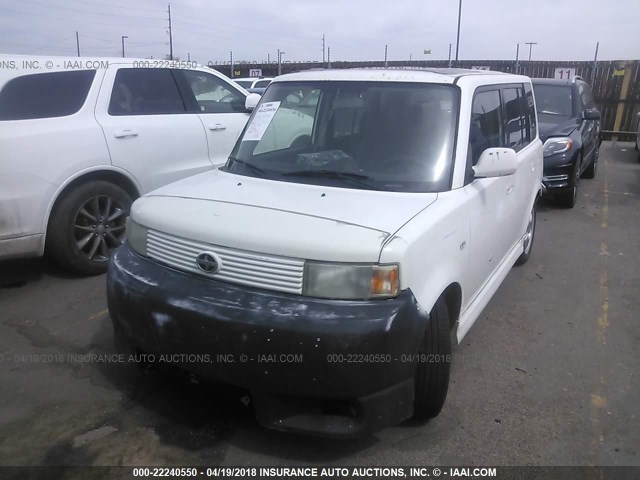 JTLKT324550198183 - 2005 TOYOTA SCION XB WHITE photo 2