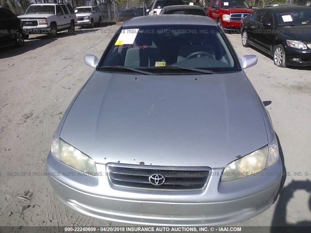 4T1BG22K8YU654002 - 2000 TOYOTA CAMRY CE/LE/XLE 银色 照片 6