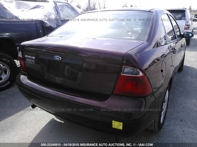 1FAFP34N07W347807 - 2007 FORD FOCUS ZX4/S/SE/SES RED photo 4