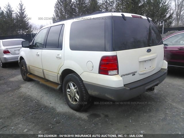1FMRU15W63LC61470 - 2003 FORD EXPEDITION XLT WHITE photo 3