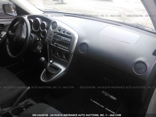 2T1KR32E83C048476 - 2003 TOYOTA COROLLA MATRIX XR SILVER photo 5