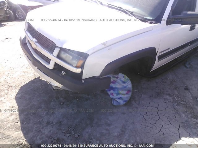 1GCHC23U94F242437 - 2004 CHEVROLET SILVERADO C2500 HEAVY DUTY WHITE photo 6