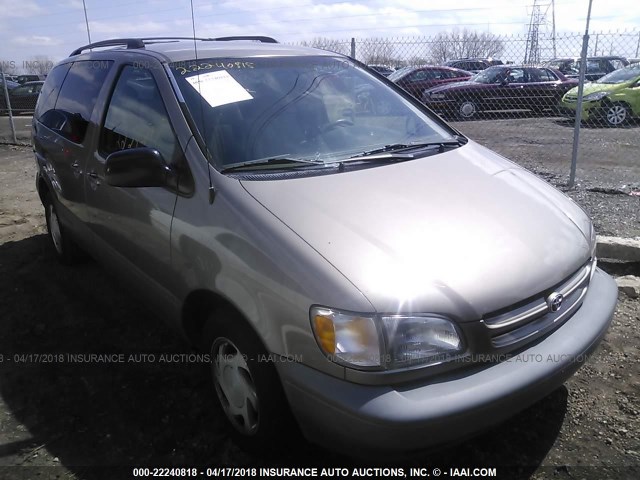 4T3ZF13C1WU062609 - 1998 TOYOTA SIENNA LE/XLE GOLD photo 1