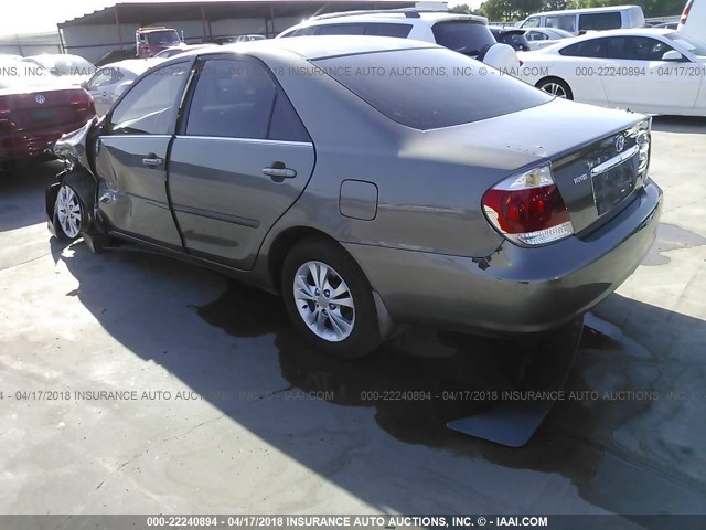 4T1BF32KX6U628006 - 2006 TOYOTA CAMRY LE/XLE/SE GOLD photo 3