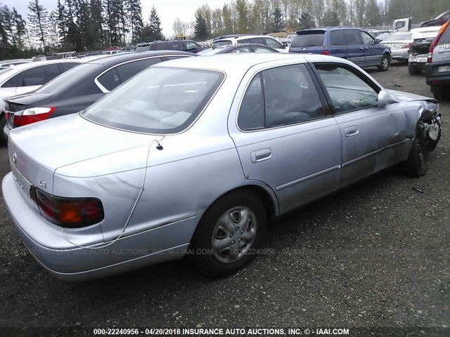 JT2BG12K9T0364777 - 1996 TOYOTA CAMRY DX/LE/XLE BLUE photo 4