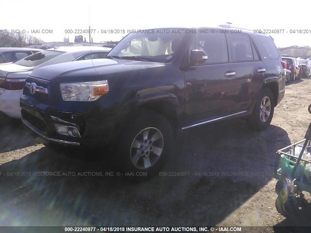 JTEBU5JR1B5072821 - 2011 TOYOTA 4RUNNER SR5/LIMITED/TRAIL BLACK photo 2