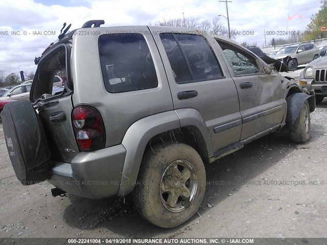 1J4GL38K95W679889 - 2005 JEEP LIBERTY RENEGADE GOLD photo 4