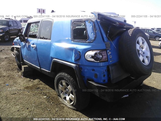 JTEZU11F970005790 - 2007 TOYOTA FJ CRUISER BLUE photo 3