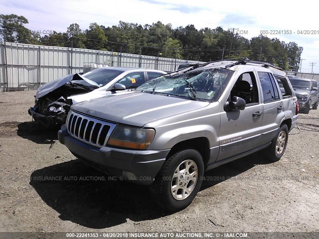 1J4GX48S71C570966 - 2001 JEEP GRAND CHEROKEE LAREDO SILVER photo 2