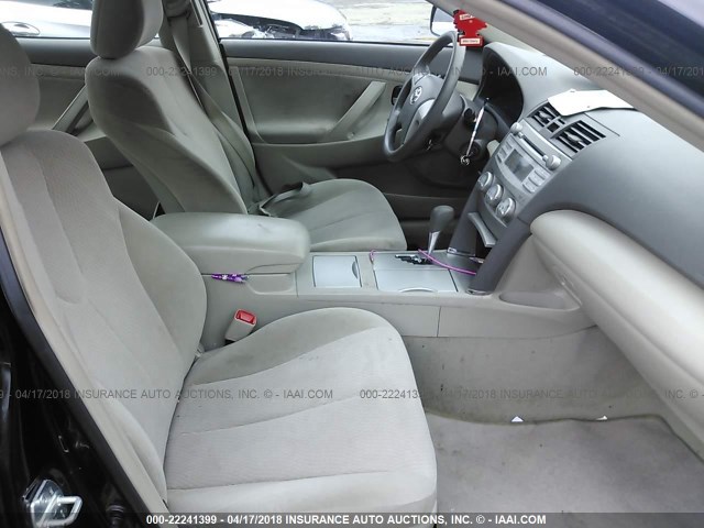 4T4BF3EK5BR093145 - 2011 TOYOTA CAMRY SE/LE/XLE 黑色 照片 5