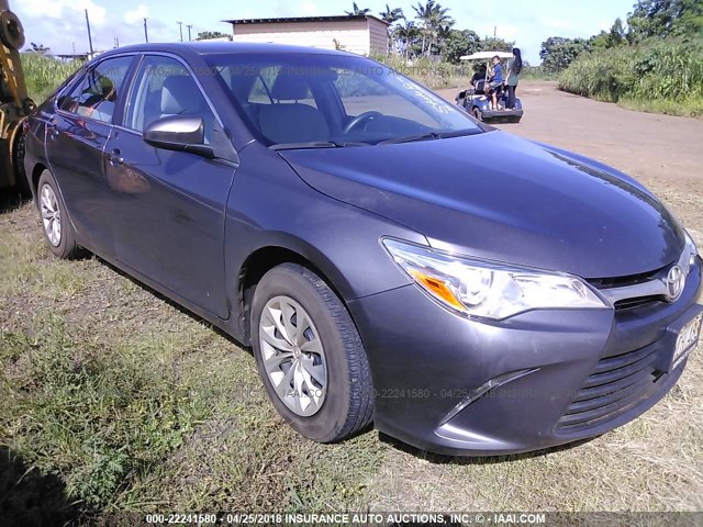 4T1BF1FK3GU568599 - 2016 TOYOTA CAMRY LE/XLE/SE/XSE GRAY photo 1