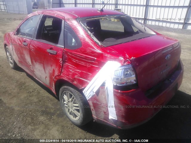 1FAHP35N28W167446 - 2008 FORD FOCUS SE/SEL/SES RED photo 3