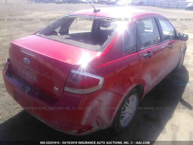 1FAHP35N28W167446 - 2008 FORD FOCUS SE/SEL/SES RED photo 4