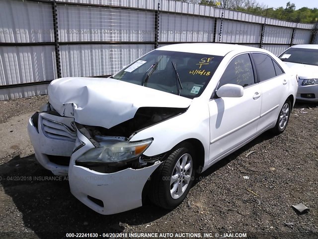 4T1BF3EK8BU648275 - 2011 TOYOTA CAMRY SE/LE/XLE 白色 照片 2