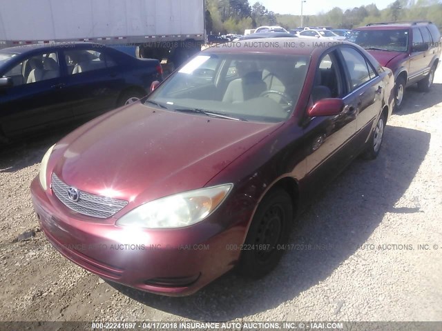 JTDBE32K820045510 - 2002 TOYOTA CAMRY LE/XLE/SE BURGUNDY photo 2