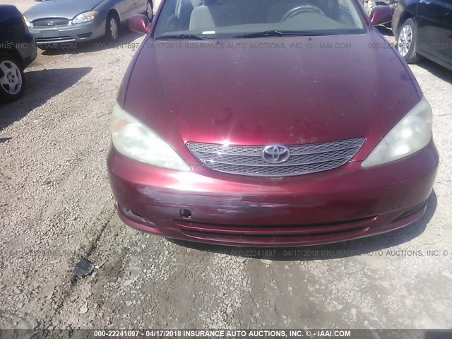 JTDBE32K820045510 - 2002 TOYOTA CAMRY LE/XLE/SE BURGUNDY photo 6